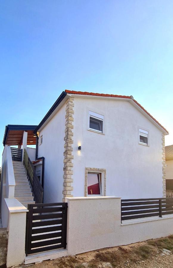 Family Oasis Apartment Zukve ヴーシ エクステリア 写真