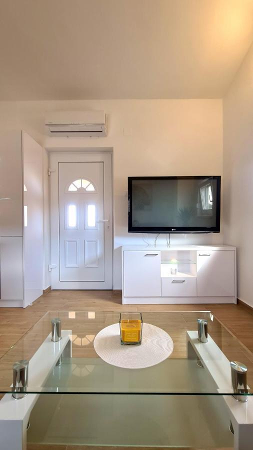 Family Oasis Apartment Zukve ヴーシ エクステリア 写真