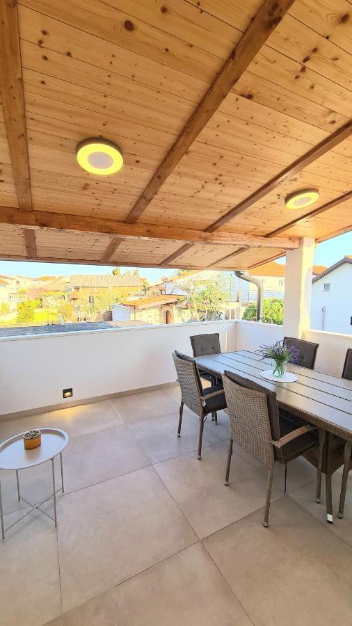 Family Oasis Apartment Zukve ヴーシ エクステリア 写真